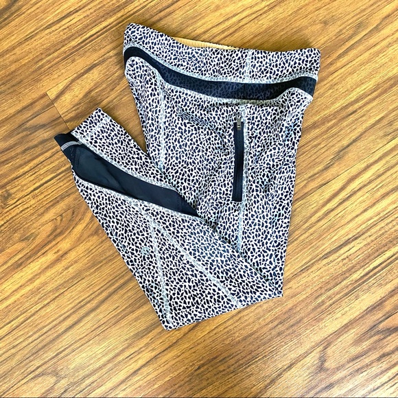 Lululemon Inspire Tight ll - Picture 2 of 6